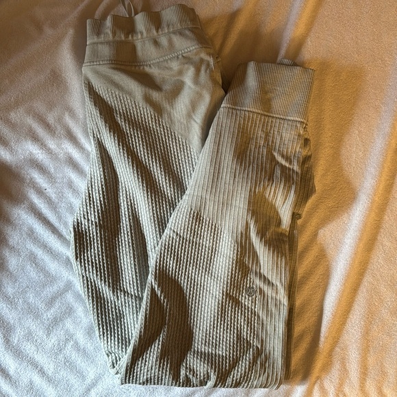 Engineered warmth joggers lululemon - Picture 1 of 4